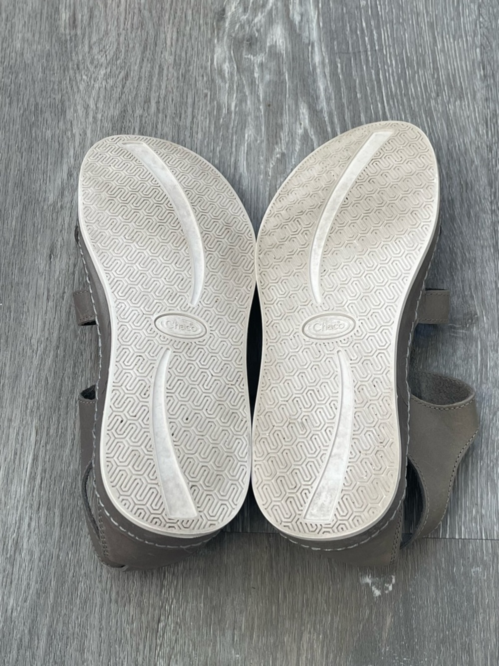 Chaco Aubrey Gray Leather Sandals Size 8 - Picture 5 of 5